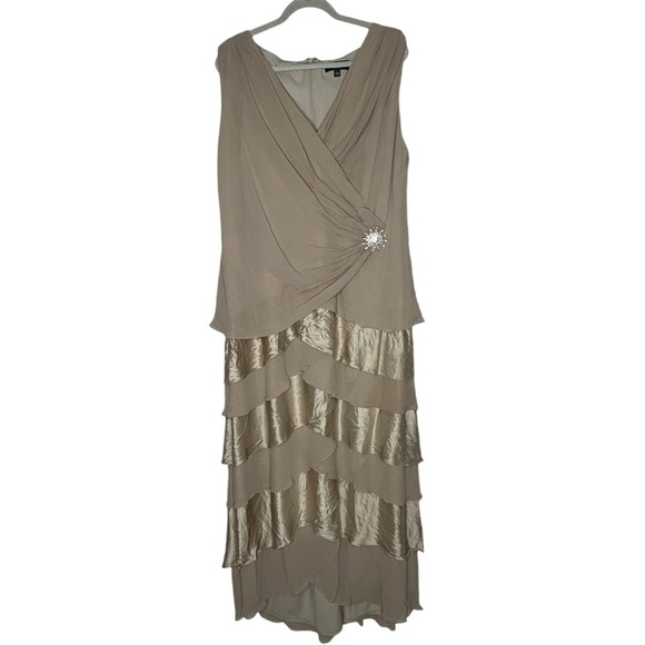 Tadashi Collection Chiffon Layered Formal Maxi Dress - Picture 1 of 12